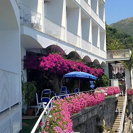 Hotel Voce Del Mare 4*